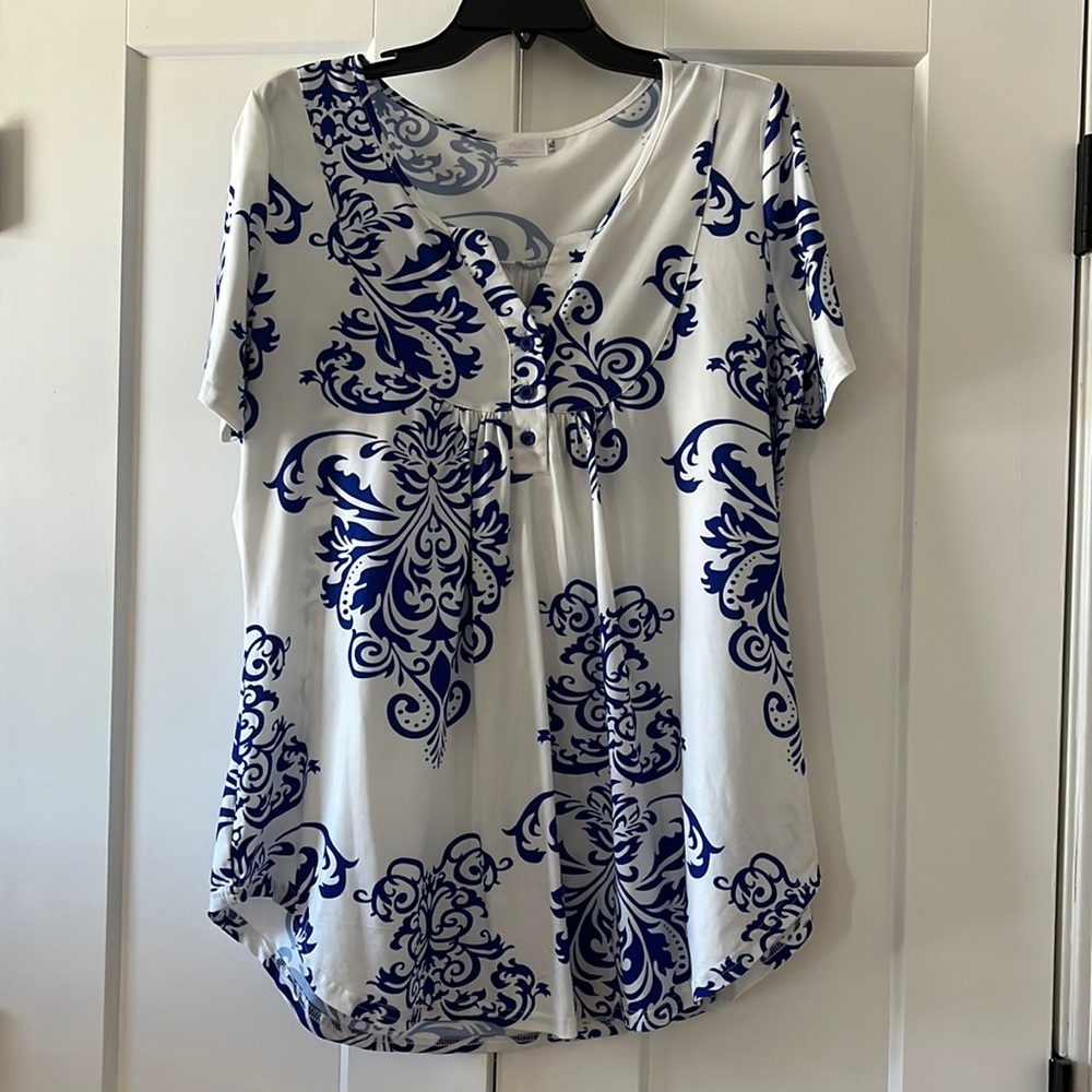 Blue and white patterned top